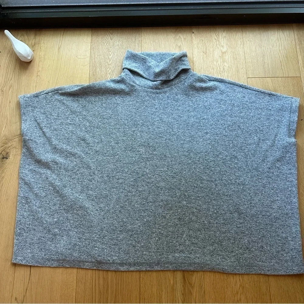 CASLON GREY KNIT TURTLENECK  OVERSIZED PONCHO SWEATER - XS/S - Picture 5 of 10